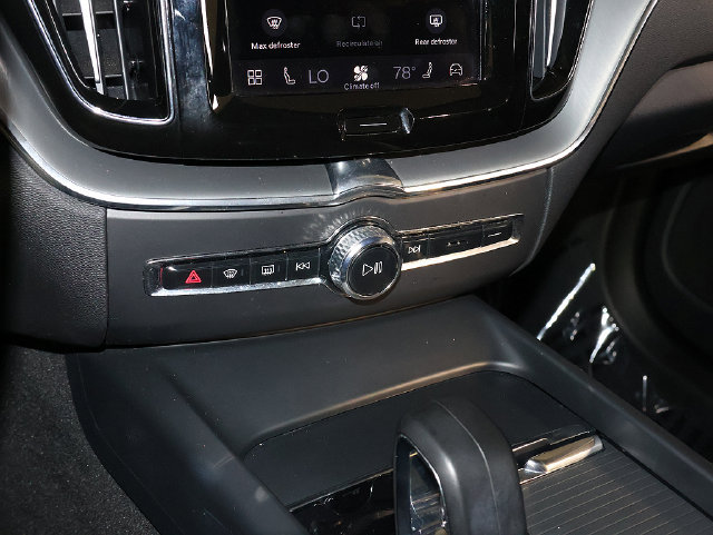 Used 2023 Volvo XC60 B5 Core AWD/4WD image 21