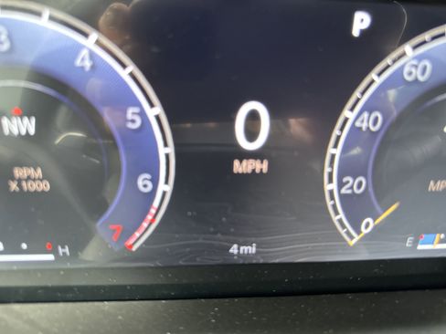 New 2025 Jeep Grand Cherokee Altitude image 21