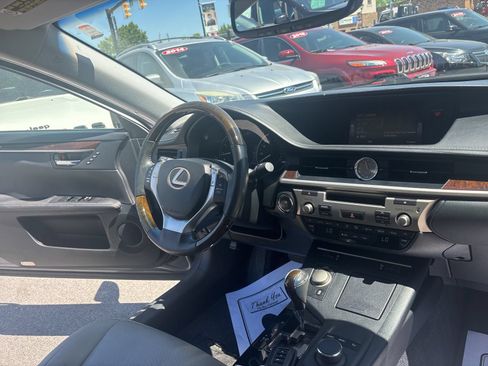 Used 2015 Lexus ES 350 w/ Premium Package FWD image 21