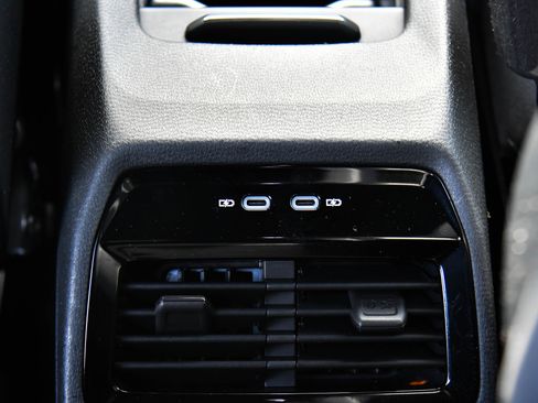 Used 2021 Volkswagen ID.4 Pro image 39