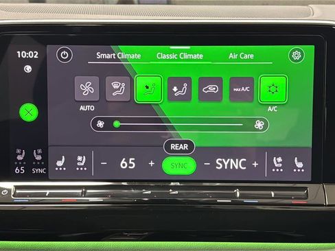 Used 2025 Volkswagen Atlas Peak Edition SE image 18