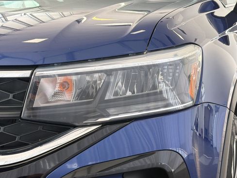 Used 2022 Volkswagen Taos SE image 11