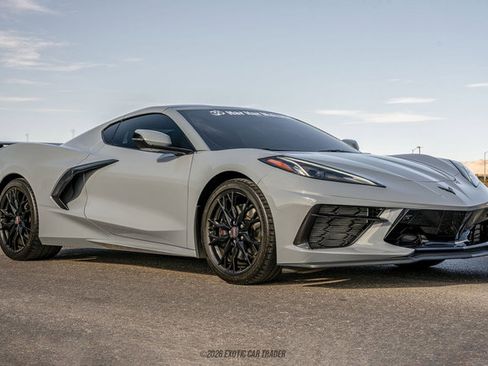 Used 2025 Chevrolet Corvette Stingray Premium Cpe w/ Z51 Performance Package RWD image 19