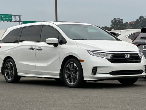 Used 2024 Honda Odyssey Elite image 9