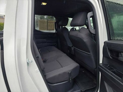 Certified 2025 Toyota Tacoma SR5 AWD/4WD image 15