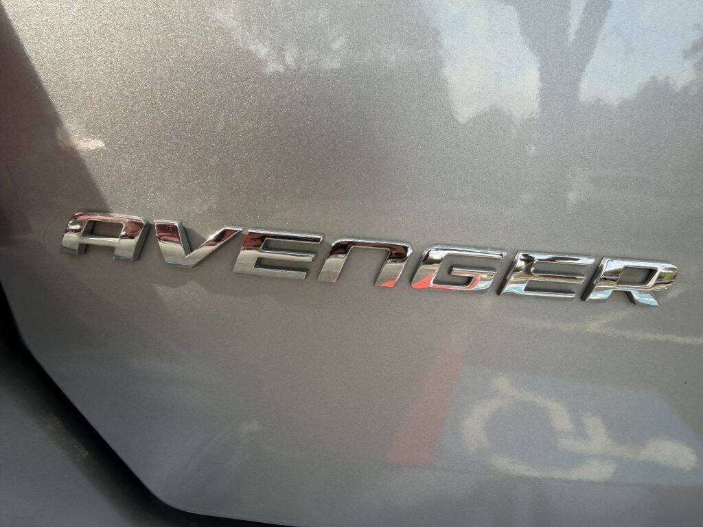 Used 2014 Dodge Avenger SE w/ Rallye Appearance Group FWD image 10
