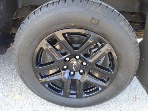 Used 2022 Chevrolet Silverado 1500 Custom AWD/4WD image 24