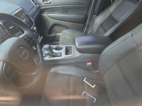 Used 2019 Jeep Grand Cherokee Altitude image 11