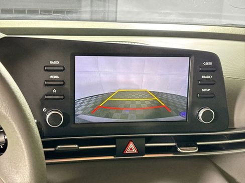 Used 2022 Hyundai Elantra Blue image 16