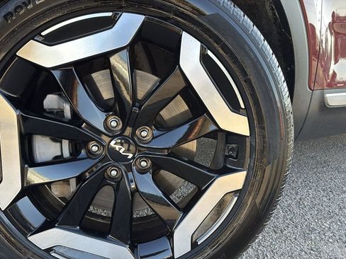 Used 2023 Kia Telluride S image 9