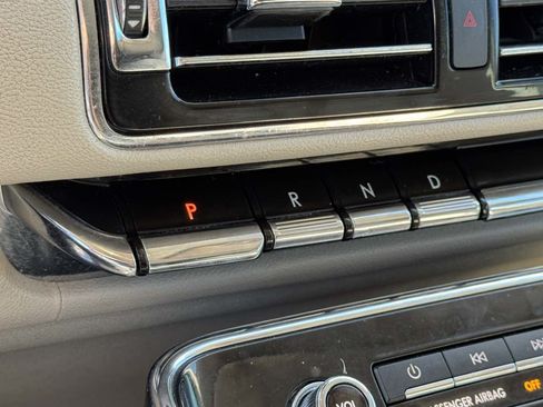 Used 2018 Lincoln Navigator L Select w/ Technology Package AWD/4WD image 43