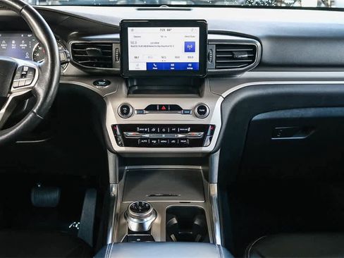 Used 2023 Ford Explorer XLT w/ Equipment Group 202A image 13