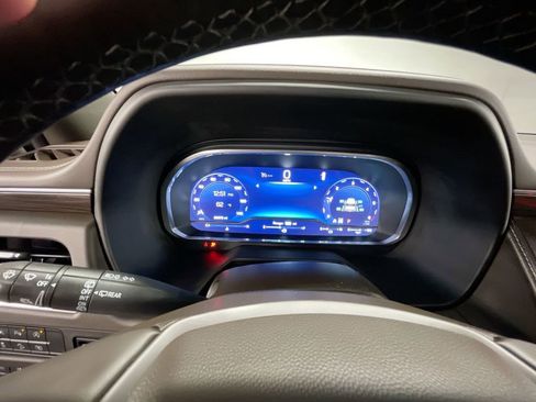 Used 2023 Chevrolet Tahoe Z71 w/ Luxury Package image 11