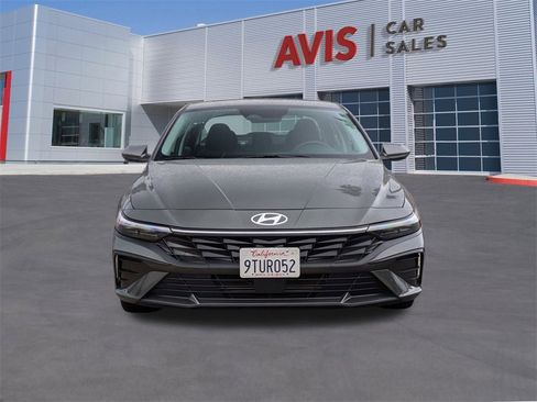 Used 2025 Hyundai Elantra SEL image 2