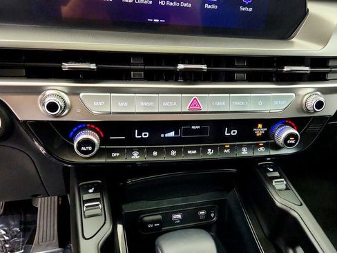 Used 2025 Kia Telluride S AWD/4WD image 18