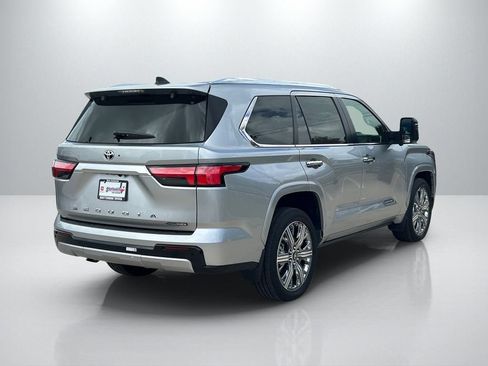 Used 2025 Toyota Sequoia Capstone AWD/4WD image 5