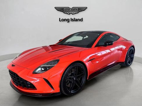 Used 2025 Aston Martin V8 Vantage Coupe image 24