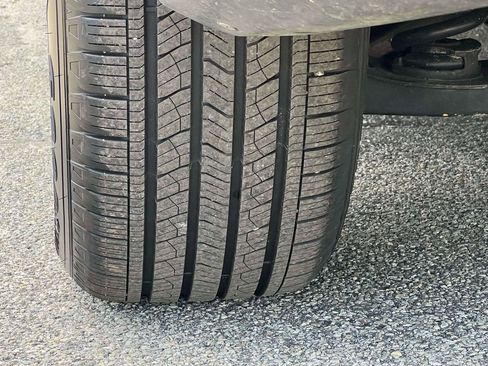 Used 2023 Honda Pilot EX-L image 10