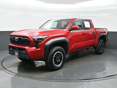 Used 2024 Toyota Tacoma TRD Off-Road AWD/4WD image 2