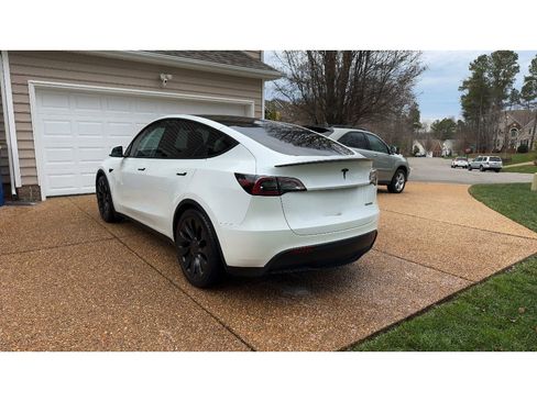 Used 2022 Tesla Model Y Performance image 4