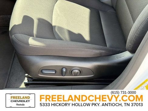 Used 2024 Chevrolet Malibu LT image 23