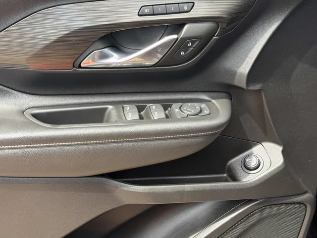Used 2024 GMC Terrain SLT w/ Elevation Edition FWD image 25