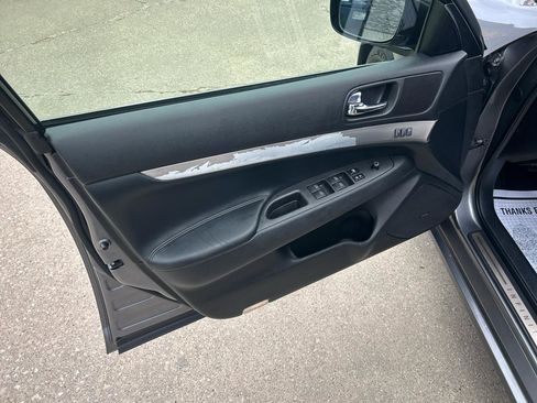 Used 2012 INFINITI G37 Journey w/ Premium Pkg image 9