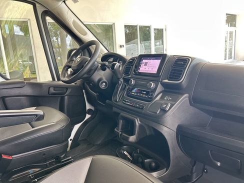Used 2025 RAM ProMaster 2500 w/ Convenience Group FWD image 22