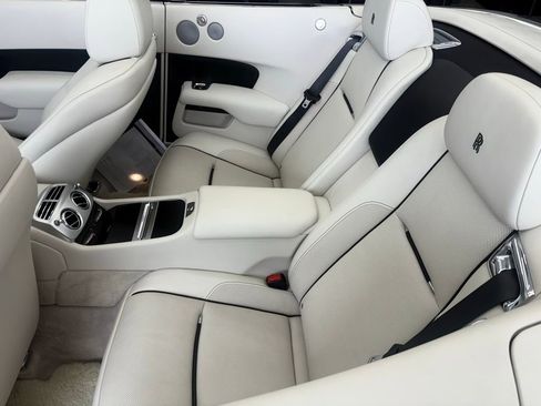Used 2016 Rolls-Royce Dawn image 16