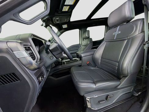 New 2025 Ford F350 Platinum w/ FX4 Off-Road Package image 11