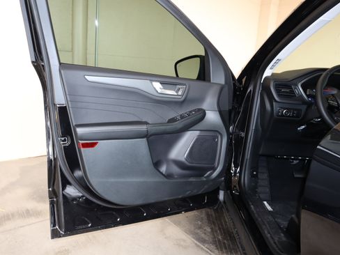 New 2026 Ford Escape SE image 31