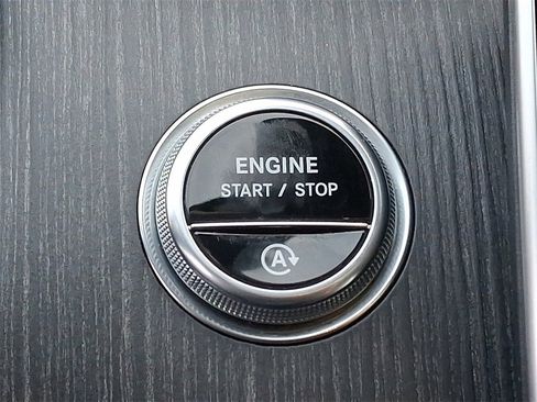 Used 2022 Mercedes-Benz C 300 4MATIC Sedan image 22