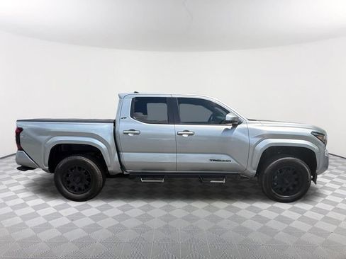 Used 2024 Toyota Tacoma SR5 w/ SR5 Upgrade Package AWD/4WD image 4