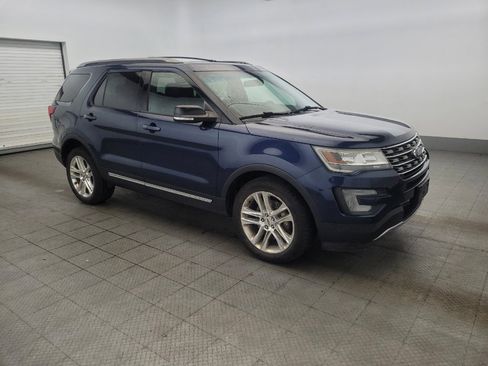 Used 2017 Ford Explorer XLT w/ Equipment Group 202A AWD/4WD image 11