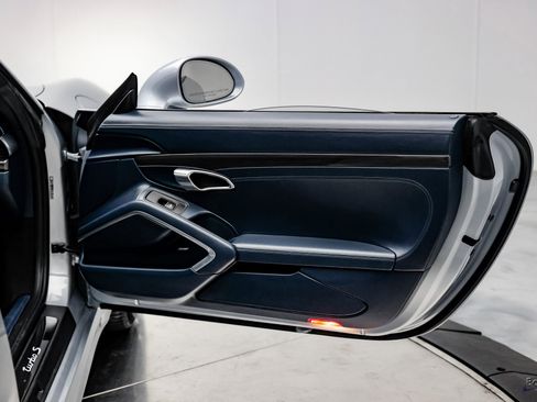 Used 2015 Porsche 911 Turbo S image 77