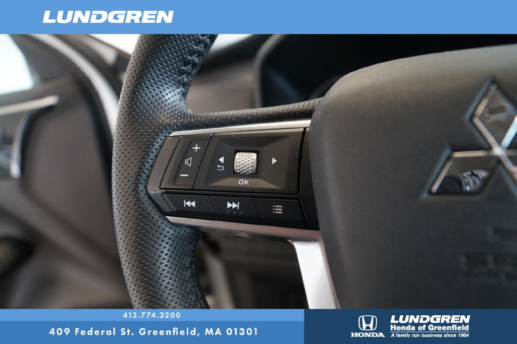 Used 2025 Mitsubishi Outlander AWD image 20
