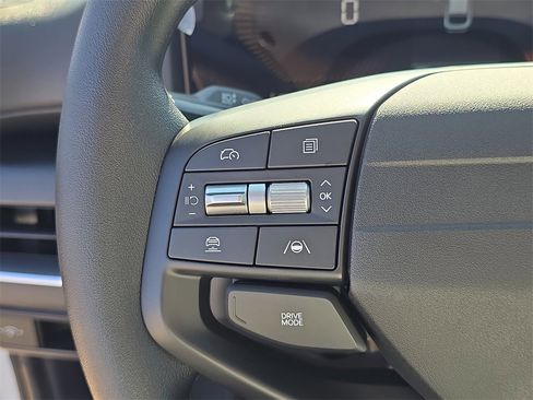 New 2025 Kia K4 LXS image 32