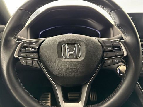 Used 2018 Honda Accord Sport image 15