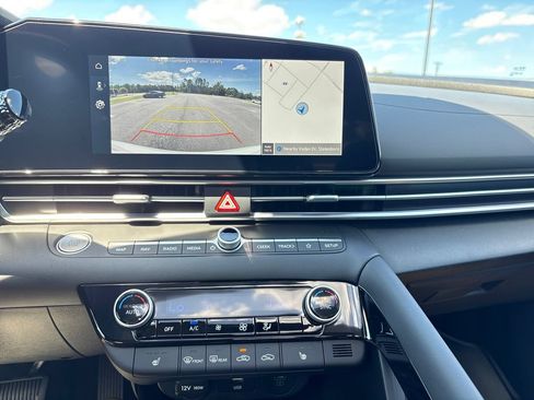 New 2026 Hyundai Elantra Limited FWD image 11
