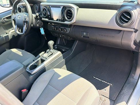 Used 2018 Toyota Tacoma SR5 RWD image 15