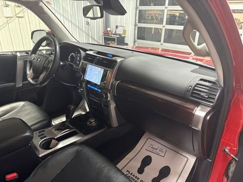 Used 2022 Toyota 4Runner Limited AWD/4WD image 27