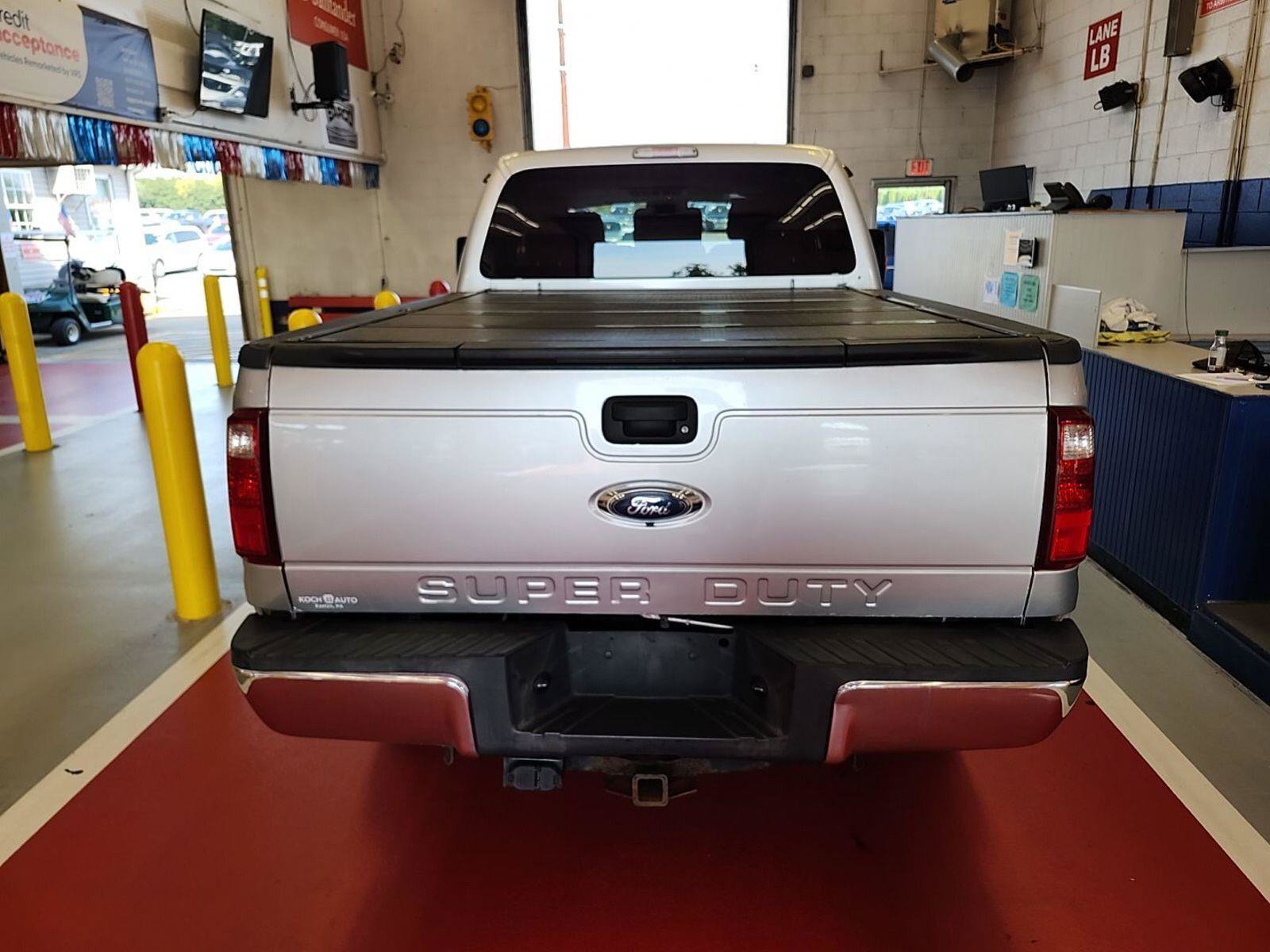 Used 2014 Ford F250 XLT w/ Advanced Security Group AWD/4WD image 3