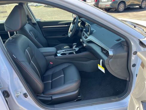 New 2025 Nissan Altima 2.5 SR image 15