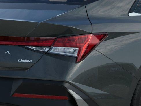 New 2026 Hyundai Elantra Limited FWD image 10