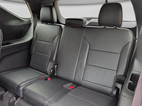 Used 2025 Chevrolet Traverse Z71 w/ LPO, Floor Liner Package AWD/4WD image 33