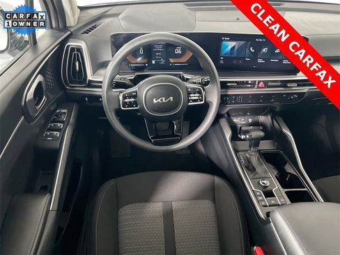 Certified 2024 Kia Sorento LX image 22
