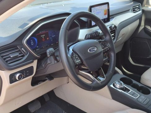 Used 2022 Ford Escape SEL w/ Technology Package AWD/4WD image 11