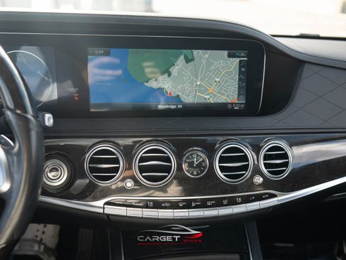 Used 2019 Mercedes-Benz S 560 4MATIC Sedan w/ Premium Package image 33