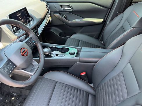 New 2026 Nissan Rogue SV AWD/4WD image 17