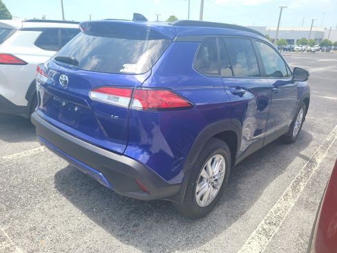 Used 2025 Toyota Corolla Cross LE FWD image 6